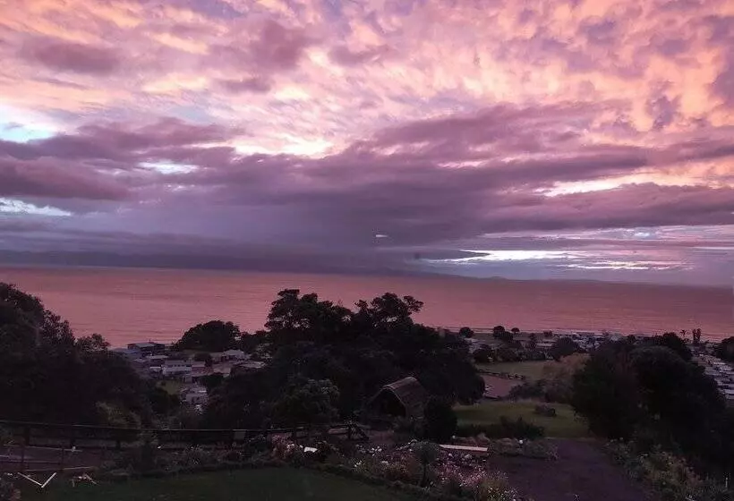 Majatalo La Casa Te Puru Lodge