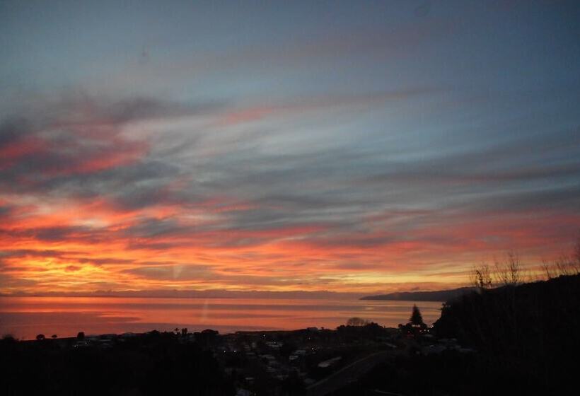 بنسيون La Casa Te Puru Lodge