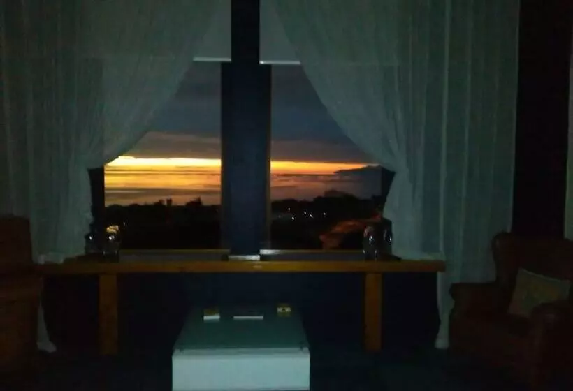 Majatalo La Casa Te Puru Lodge