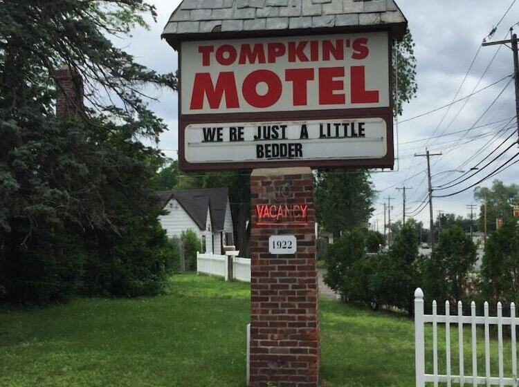 Tompkin S Motel