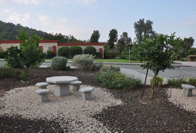 Bakfar Country Lodging