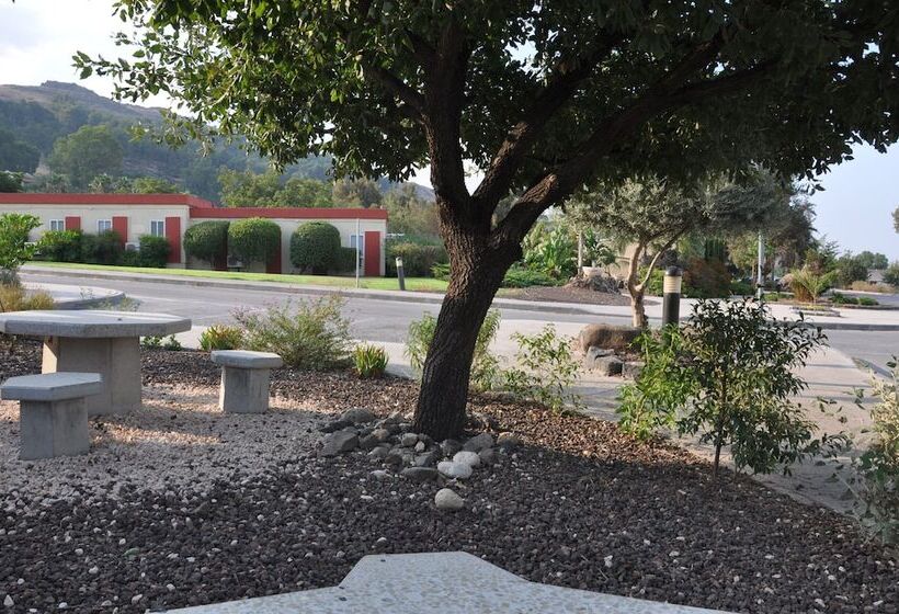 Bakfar Country Lodging