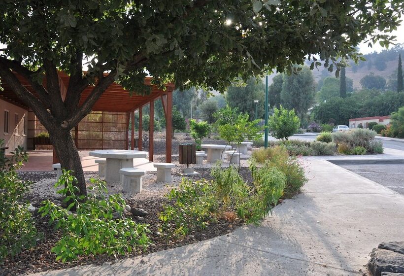 Bakfar Country Lodging