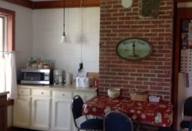 Hi Tibbetts Point Lighthouse Hostel