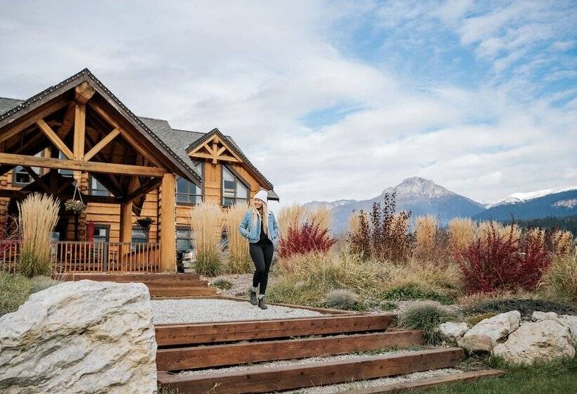 호텔 Basecamp Lodge Golden