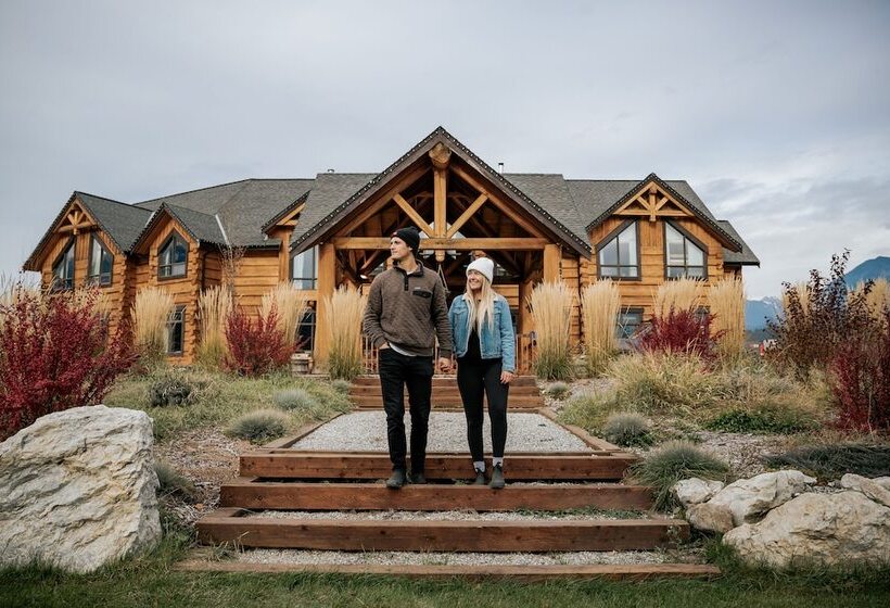 호텔 Basecamp Lodge Golden