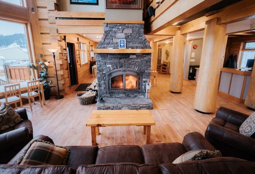 호텔 Basecamp Lodge Golden