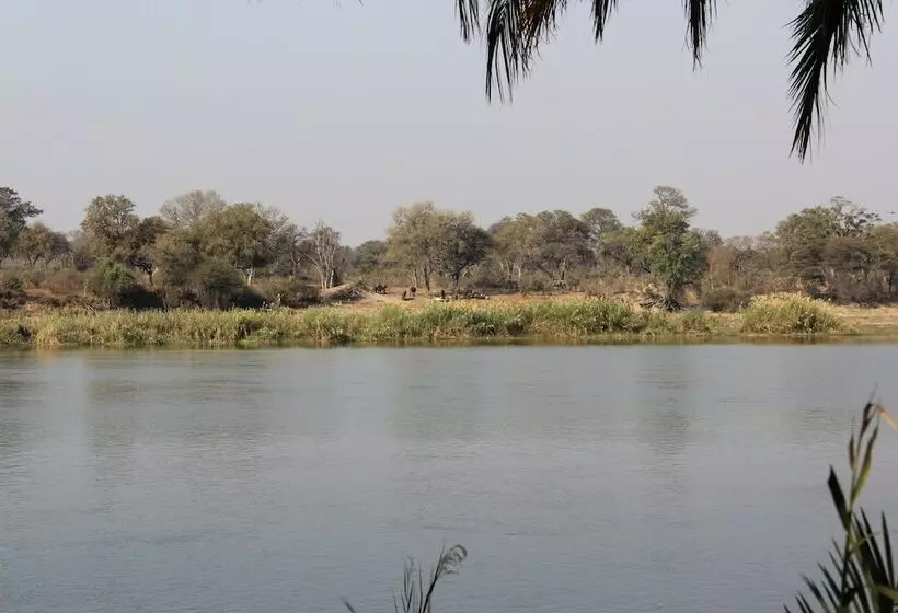 هتل Ndhovu Safari Lodge   Campground