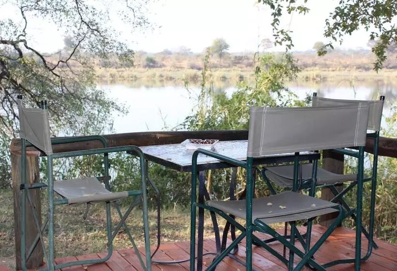 هتل Ndhovu Safari Lodge   Campground