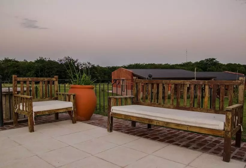 Maaseutuhotelli Tierra Chana Estancia De Campo