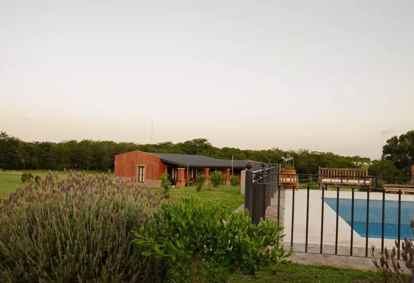 Maaseutuhotelli Tierra Chana Estancia De Campo