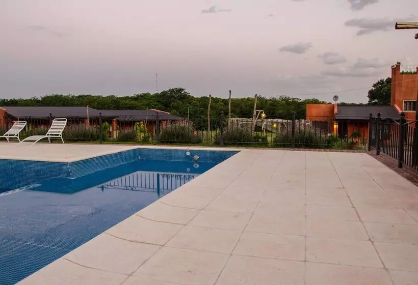 Maaseutuhotelli Tierra Chana Estancia De Campo