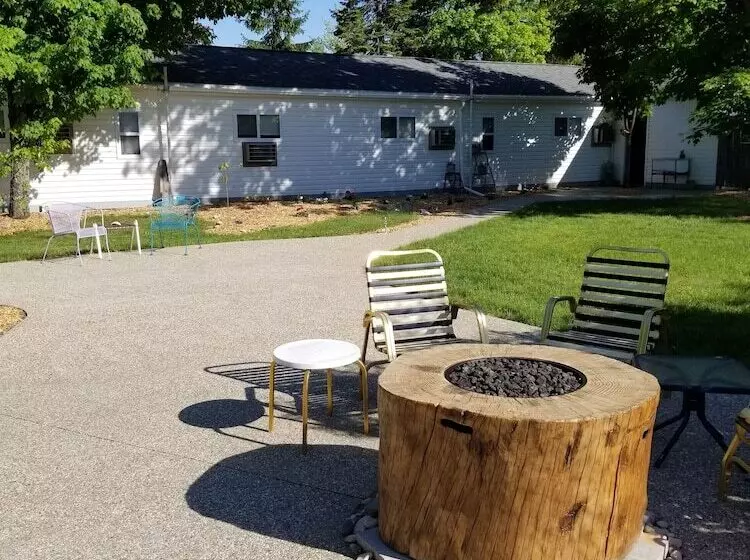 Hotelli Torch Bay Inn