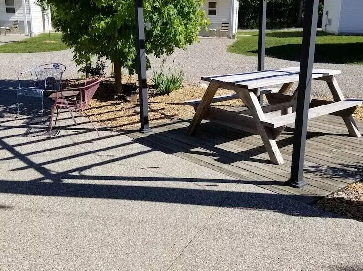 Hotelli Torch Bay Inn