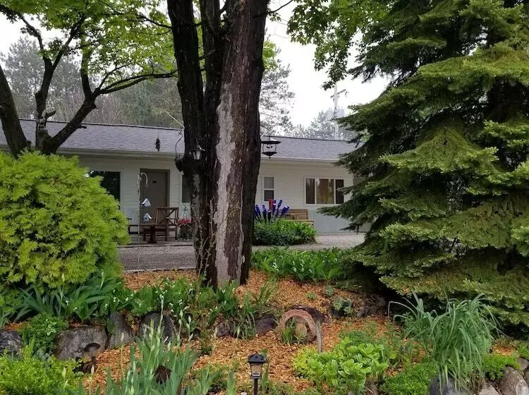 Hotelli Torch Bay Inn