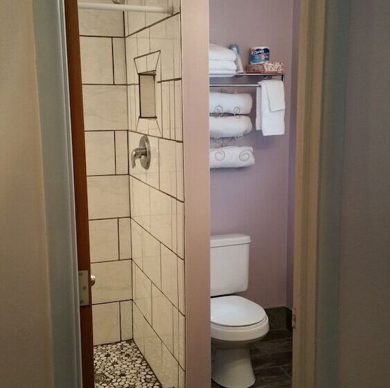 בית מלון כפרי Torch Bay Inn