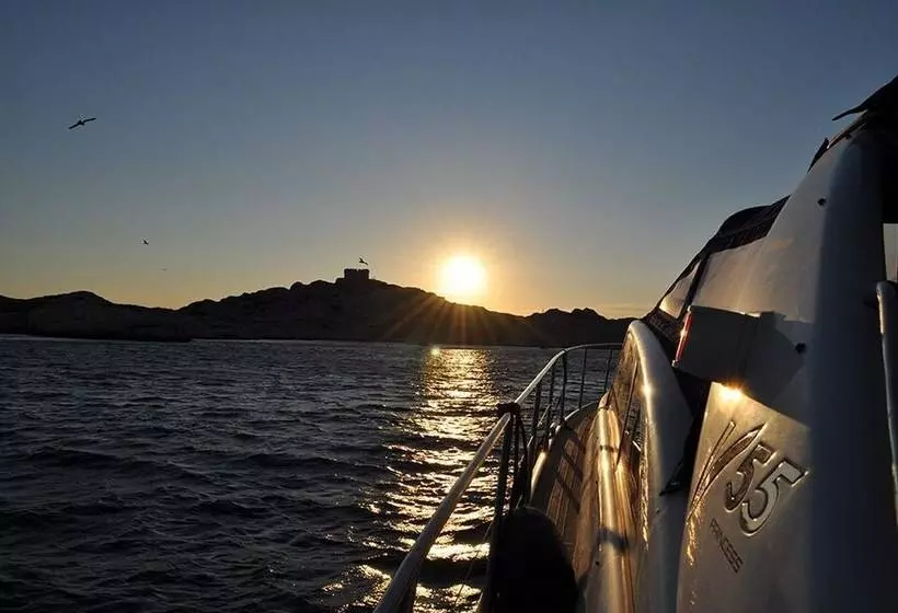 ホテル Une Nuit à Bord Bandol