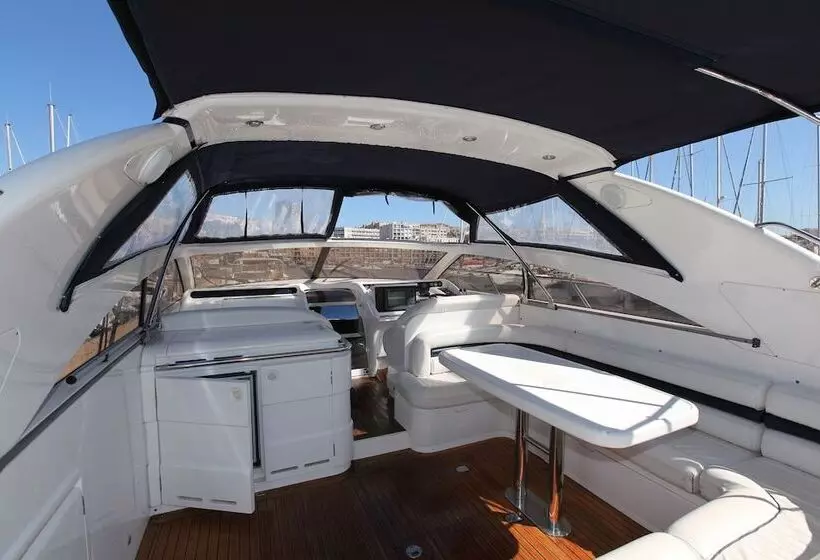 ホテル Une Nuit à Bord Bandol