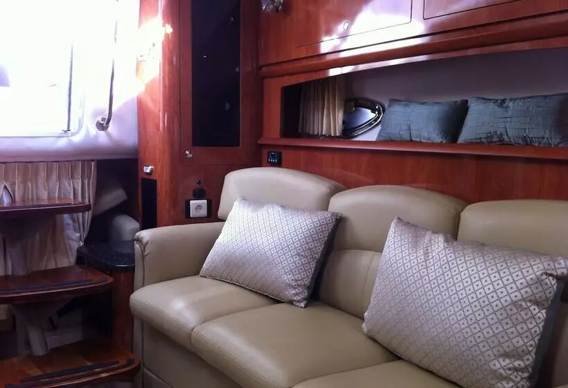 ホテル Une Nuit à Bord Bandol