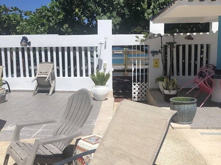 پانسیون The Beach Guesthouse