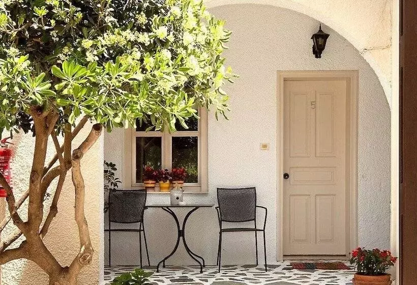 Alkionides Seaside Apartments