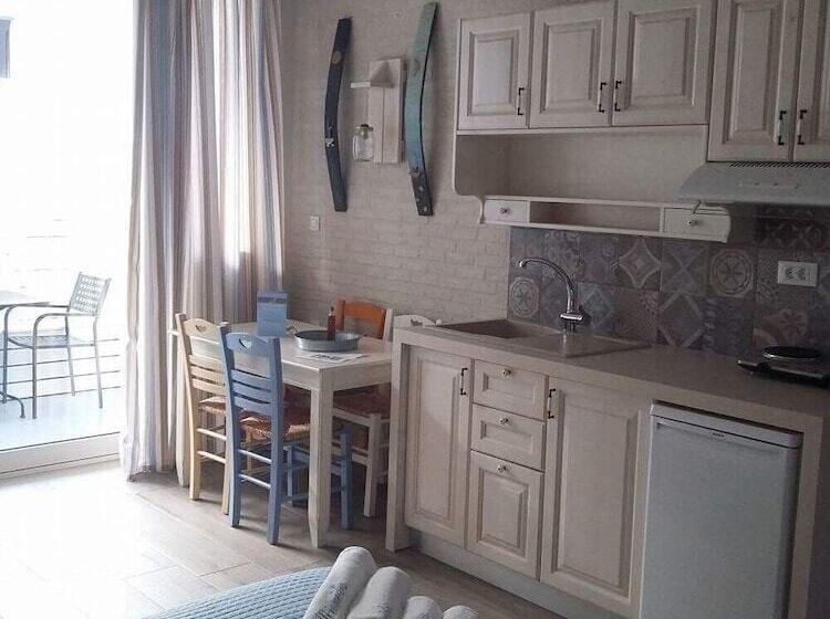 Alkionides Seaside Apartments