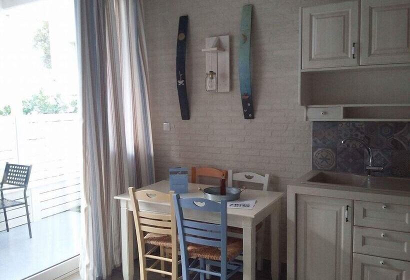 Alkionides Seaside Apartments