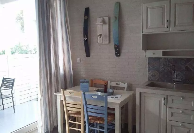 Alkionides Seaside Apartments