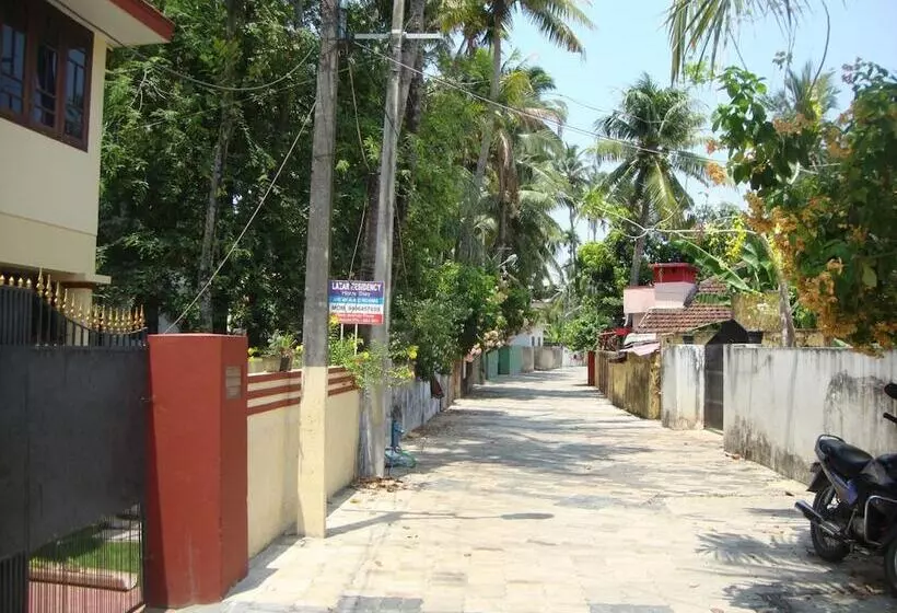 Bed and Breakfast Lazar Residency Homestay