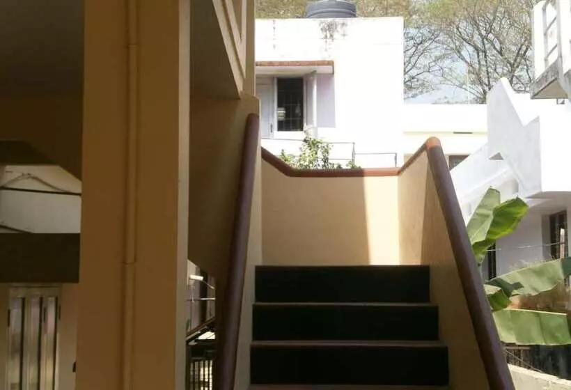 Bed and Breakfast Lazar Residency Homestay