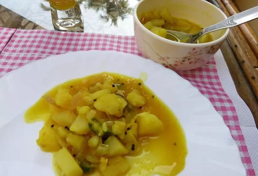 Bed and Breakfast Lazar Residency Homestay