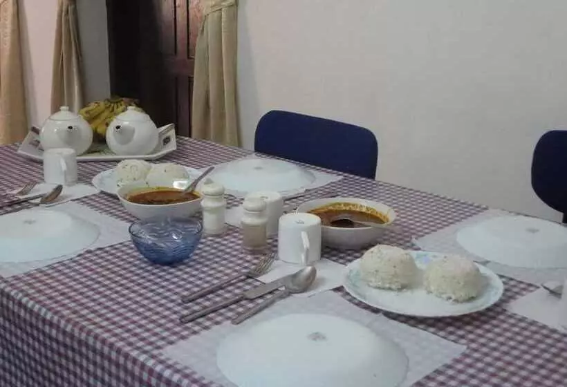 Bed and Breakfast Lazar Residency Homestay