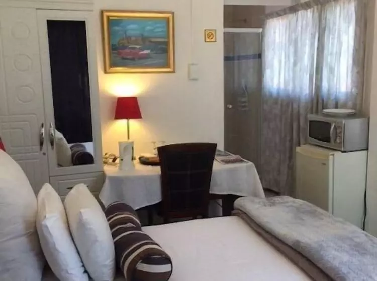 민박 Pinetown Lala Land