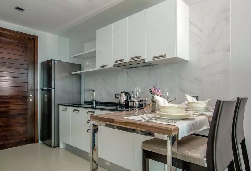 The Emerald Terrace Patong By Golden Legal