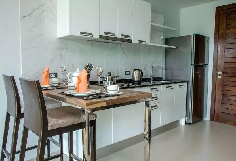 The Emerald Terrace Patong By Golden Legal