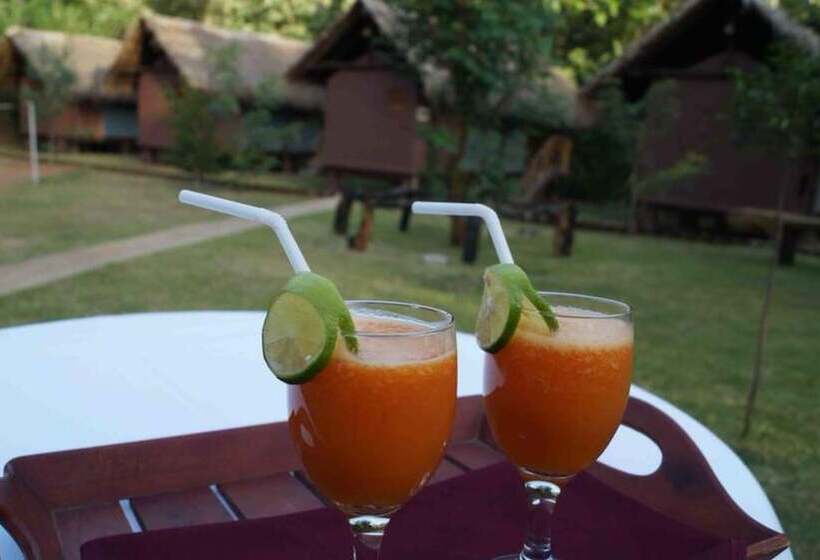 호텔 Athgira River Camping   Udawalawe