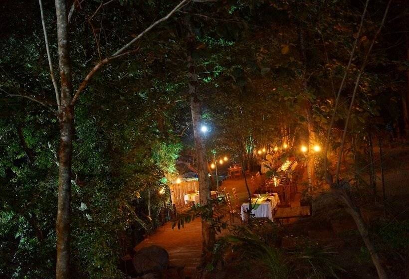 호텔 Athgira River Camping   Udawalawe