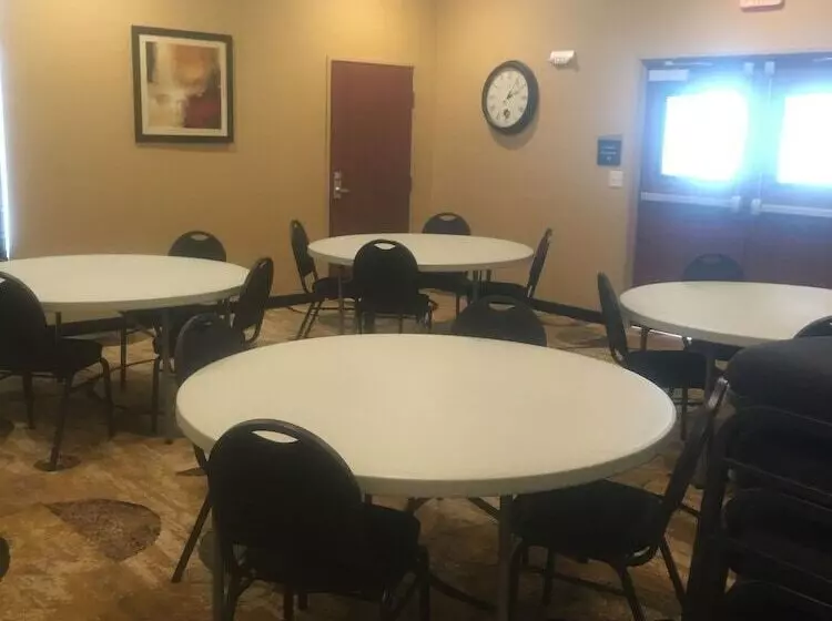 Cobblestone Hotel And Suites Jefferson