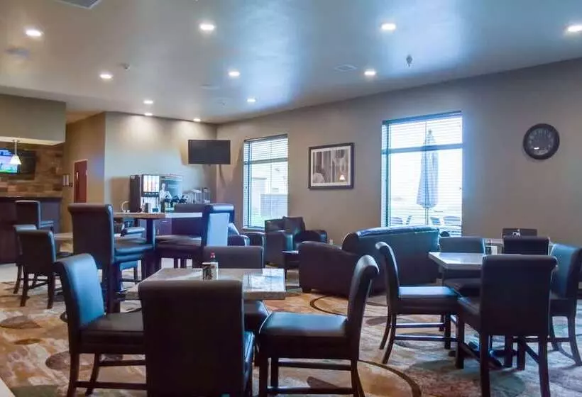 Cobblestone Hotel And Suites   Jefferson