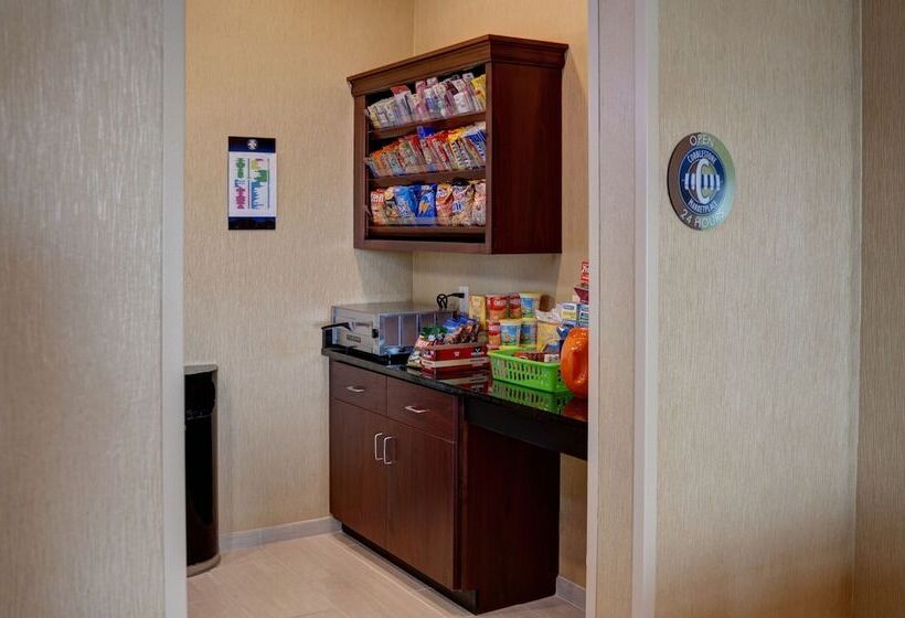 Cobblestone Hotel And Suites   Jefferson