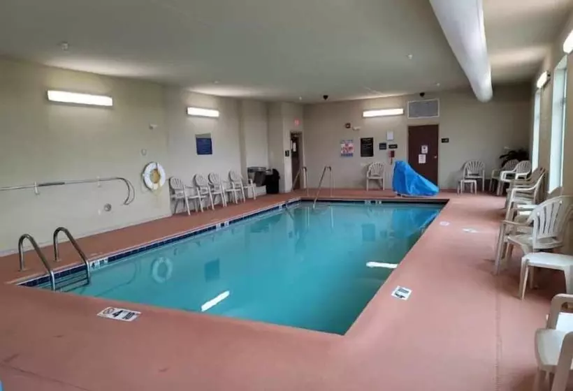 Cobblestone Hotel And Suites   Jefferson