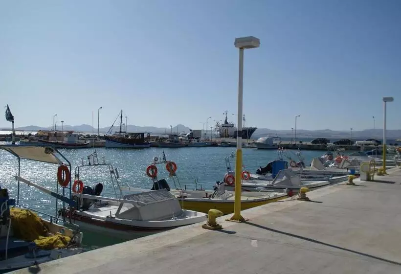 ホテル Galazio Limani   Rooms To Let