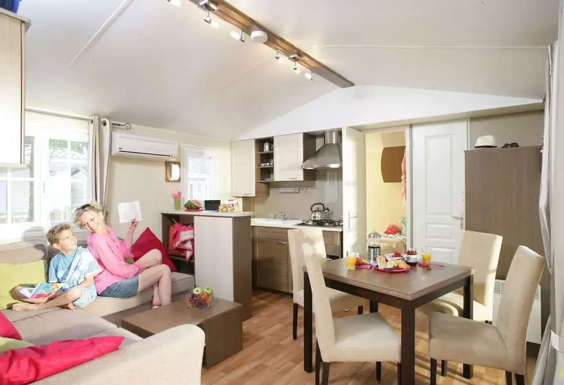 ホテル Camping Carabasse Vias Plage