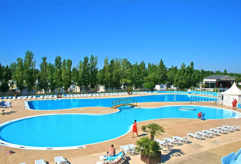 ホテル Camping Carabasse Vias Plage