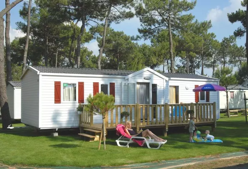 ホテル Camping Carabasse Vias Plage