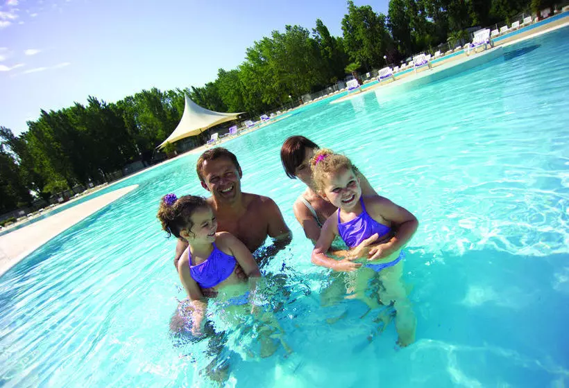 ホテル Camping Carabasse Vias Plage