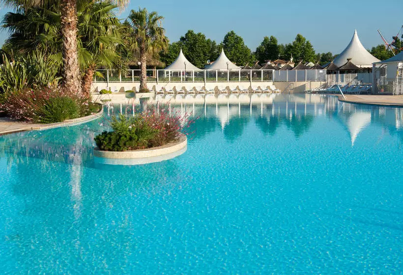ホテル Camping Carabasse Vias Plage