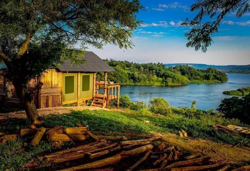 هتل Living Waters Resort