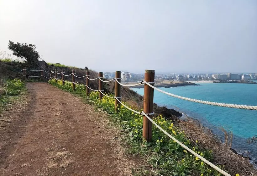 Hotel Ramada Jeju Hamdeok