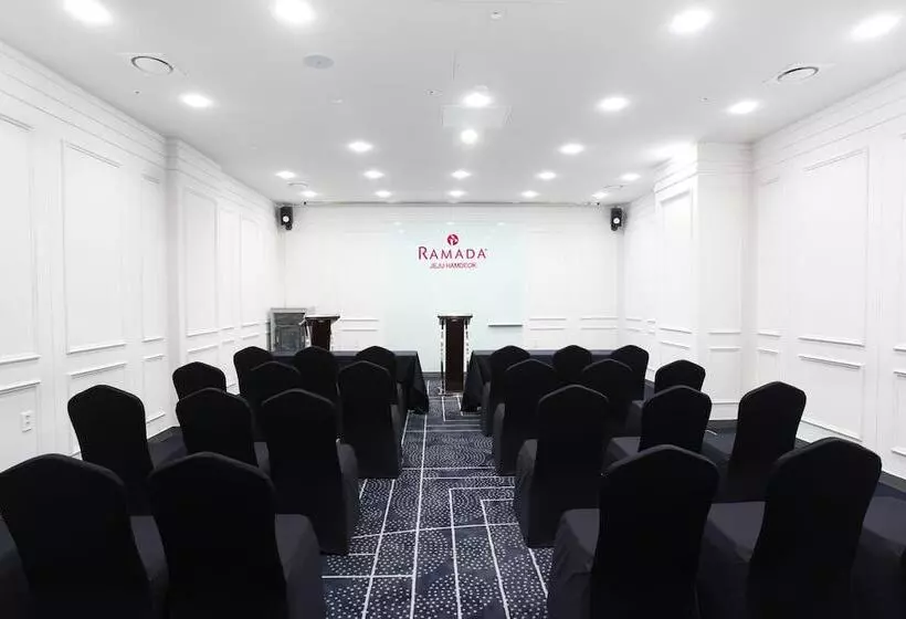 Hotel Ramada Jeju Hamdeok